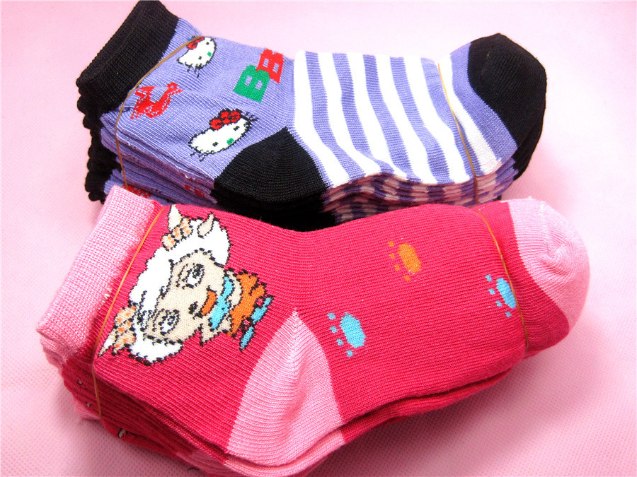 2013秋冬爆款儿童袜子喜羊羊袜子卡通棉袜少年袜大中小儿童袜批发