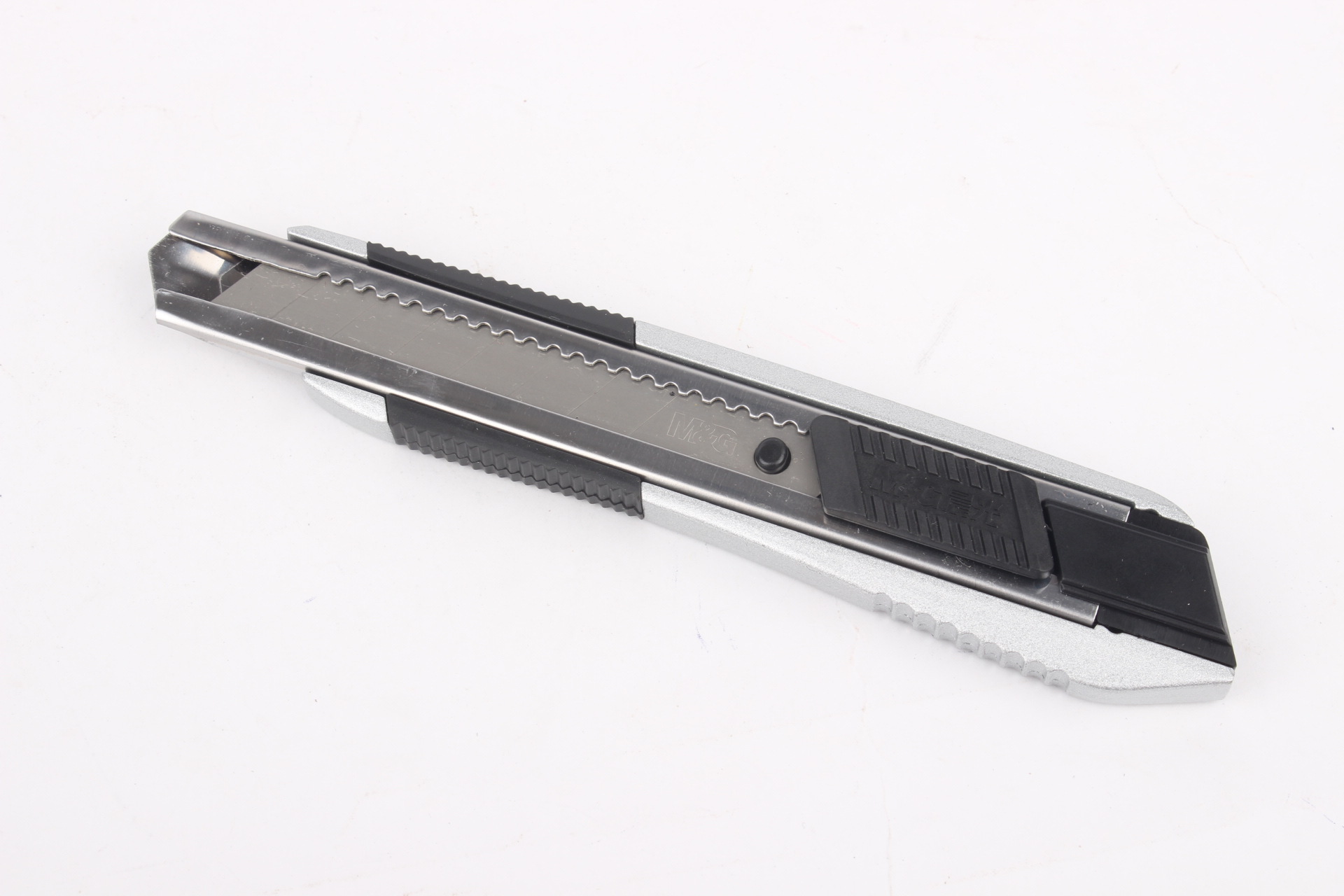 晨光美工刀裁纸刀大墙纸刀自 动 锁安全金属柄办公专用