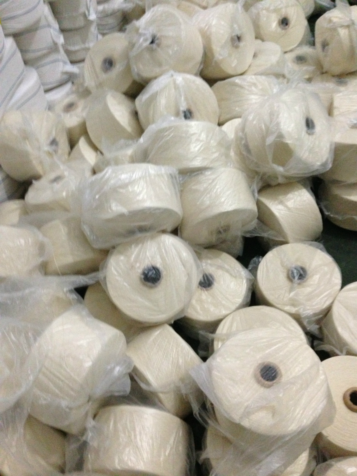 供应本白 色纱10s 12s 16s 20s 20s/2再生棉纱 织布纱 手套纱