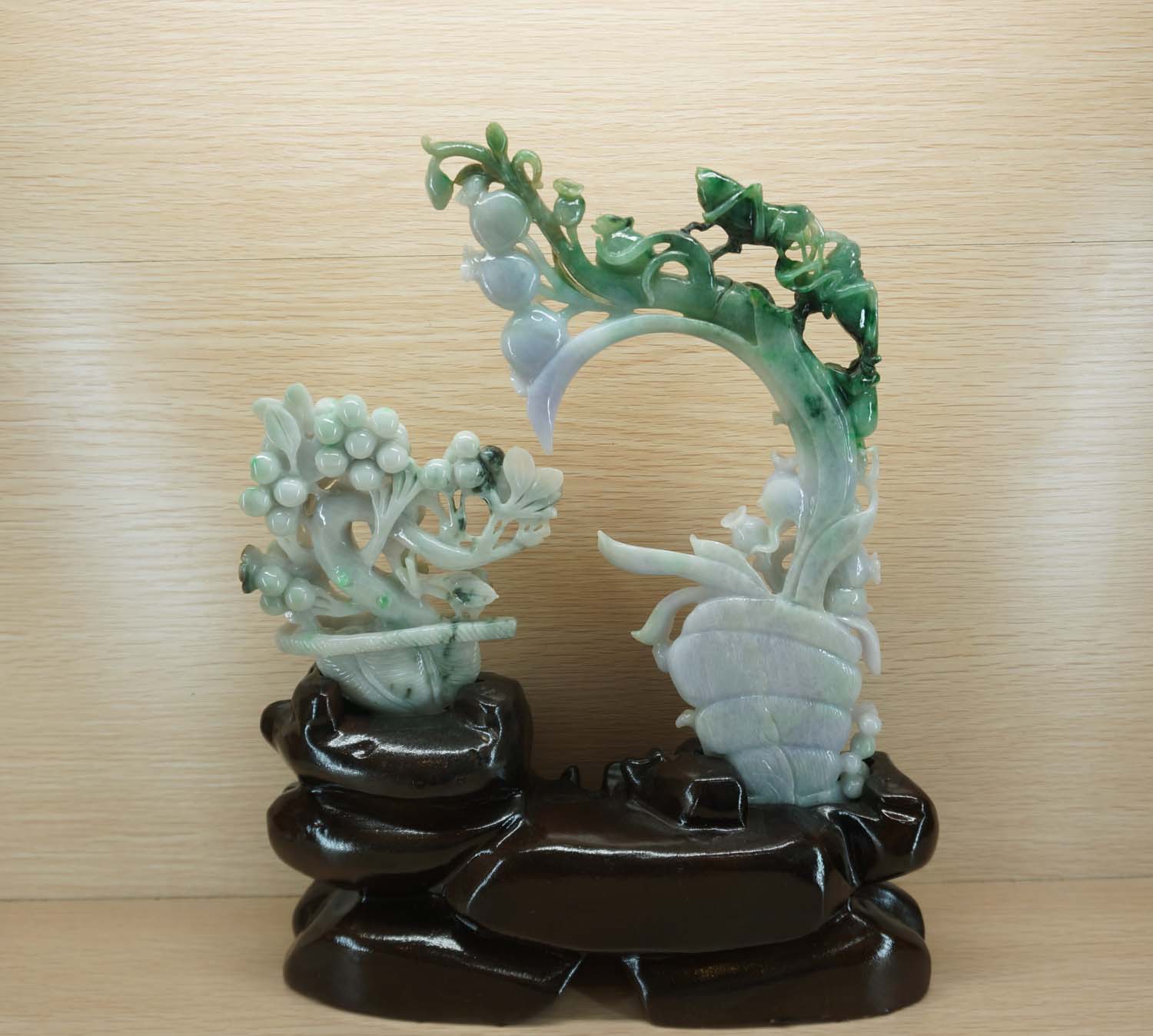 其他工艺品 玉石工艺品 缅甸a货翡翠玉椿带彩双色稍雕紫罗兰花蓝摆件