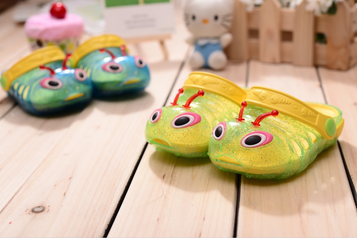可爱卡通果冻鞋 毛毛虫童凉鞋 男女童凉拖 儿童拖 新款童鞋批发