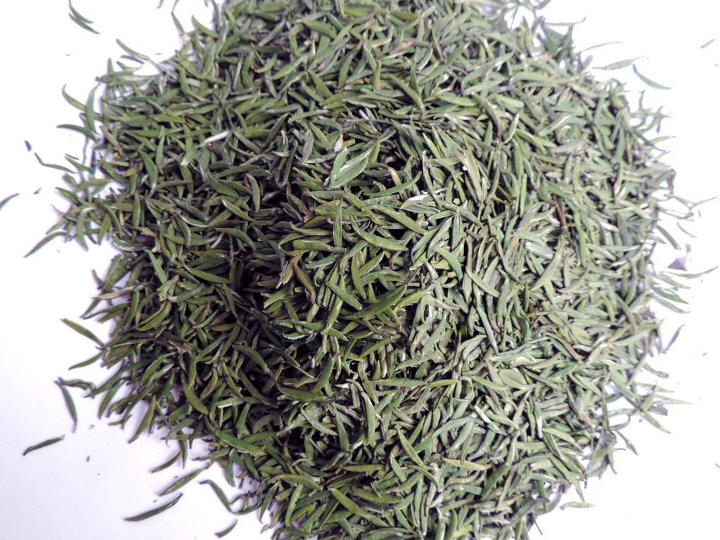 2013四川峨眉山特级竹叶青新茶上市 口感醇正 原产地茶农批发