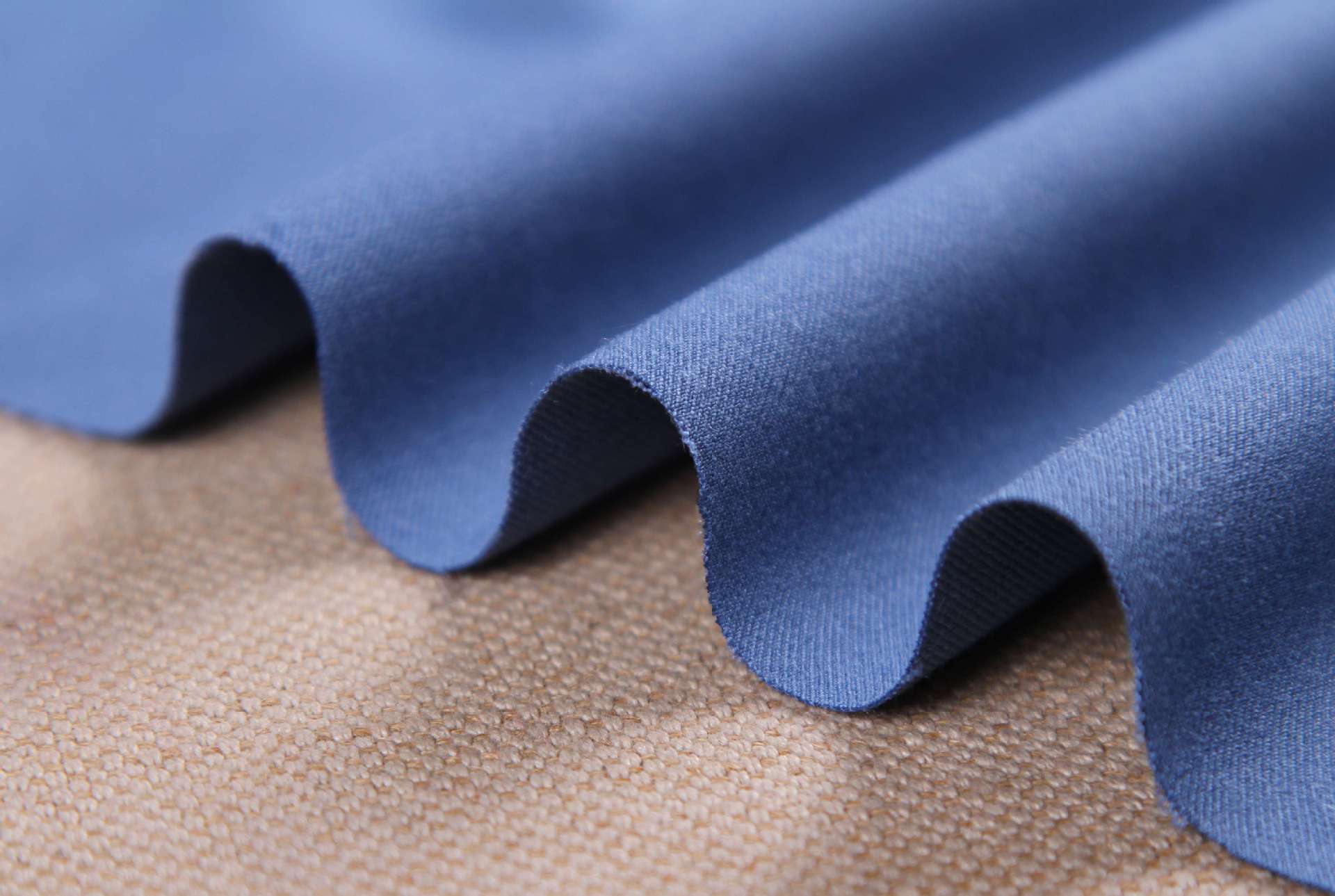 2015爆款现货ttr纬弹双面斜纹弹力布 tr交织弹力面料 新款面料