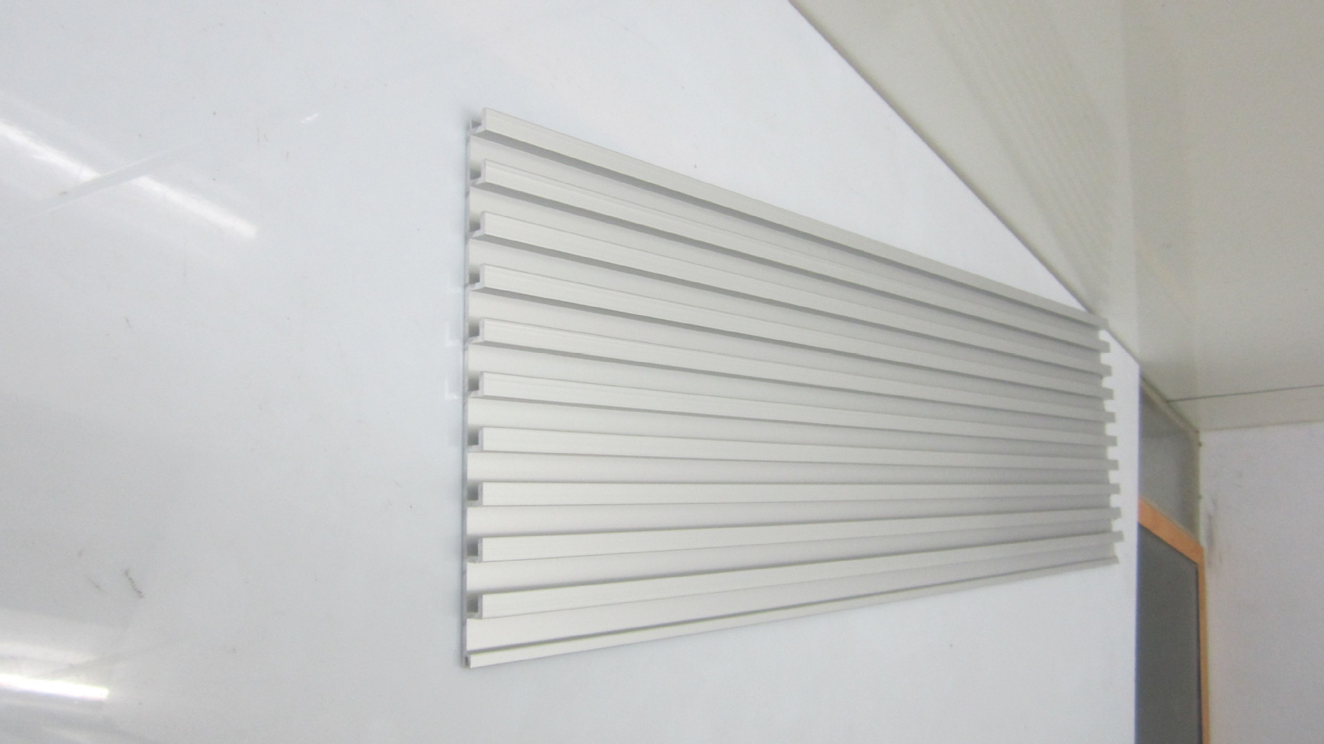 产品中心 其他铝合金材 > 【名友】批量供应2014新款万用板铝槽 展示