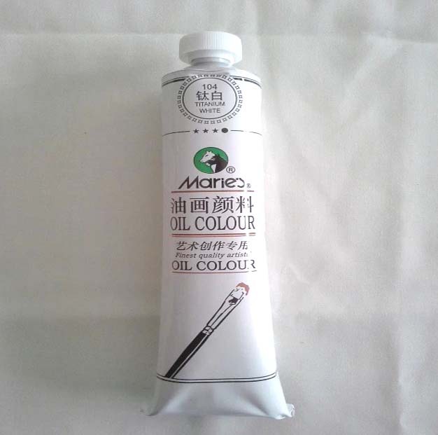 膏体稳定,能充分表现和保持作画良好的笔触,白色颜料不泛黄,油画创作