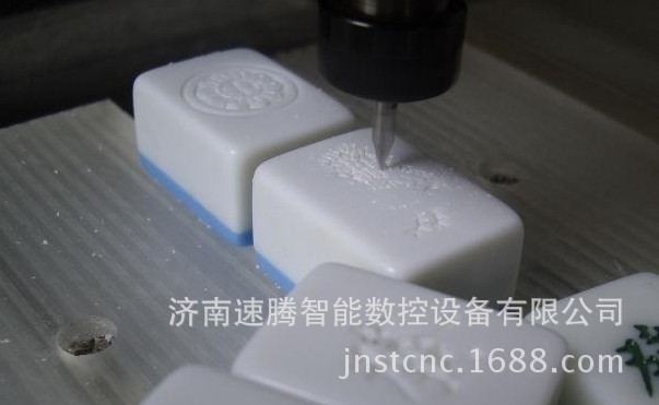 【CNC雕刻机金属雕刻机模具雕刻机玉器雕刻机】价格