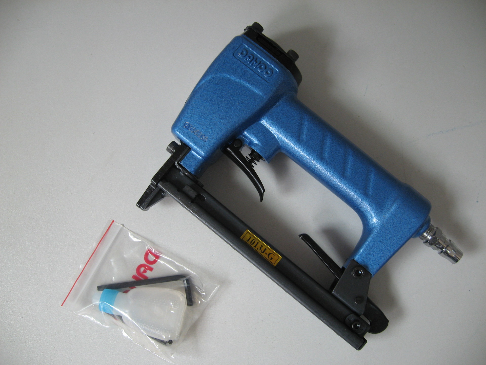 供应大环牌dahoo气动钉枪1013j-g码钉枪 耐用射钉枪蓝色经典系列