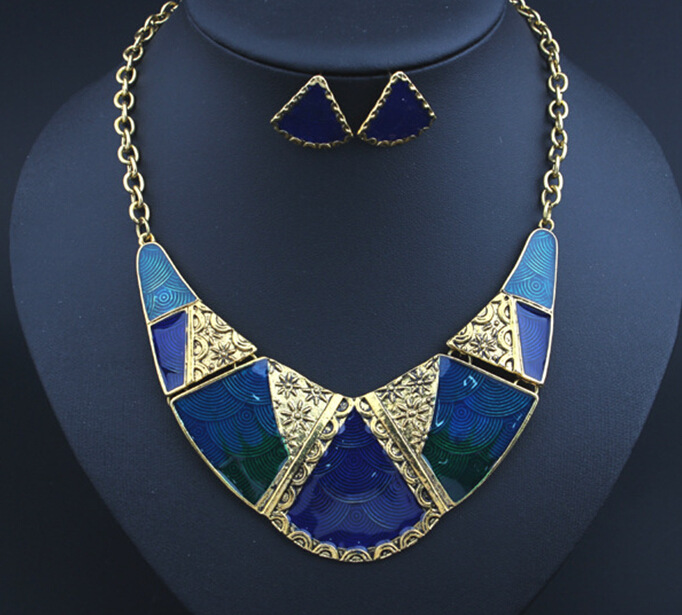 首页 服饰配件,饰品 项饰 项链 批发高档滴油鱼鳞片项链 耳环套装批发