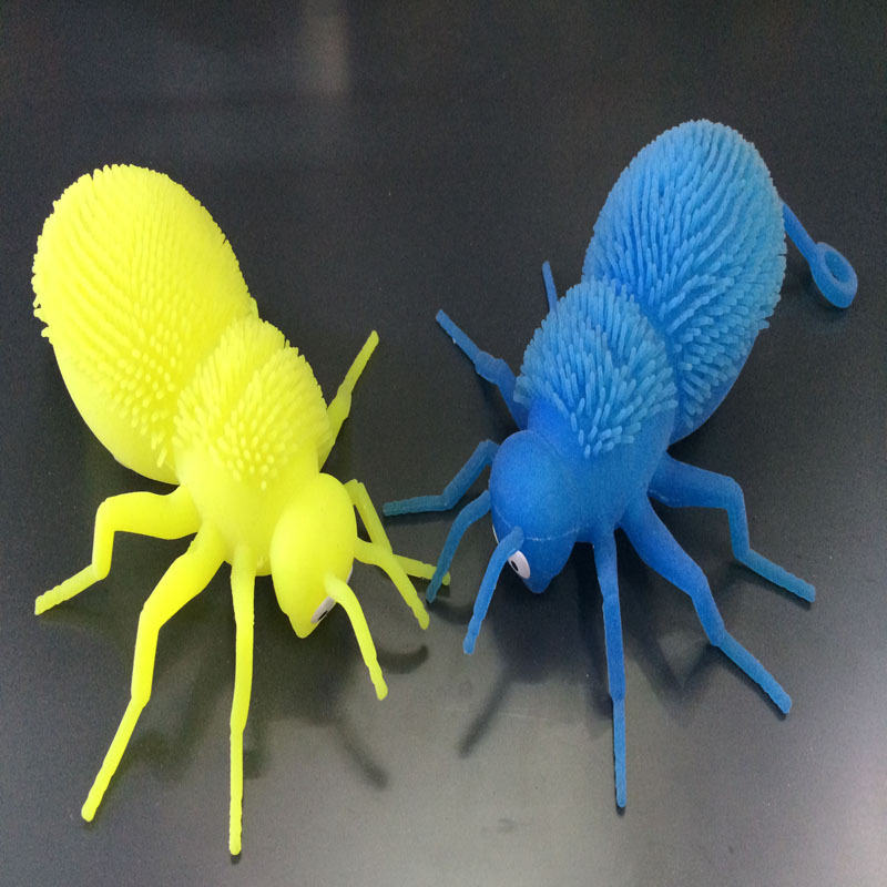 厂家直销 2014年新款爆促销蚂蚁毛毛球 发光闪光玩具批发