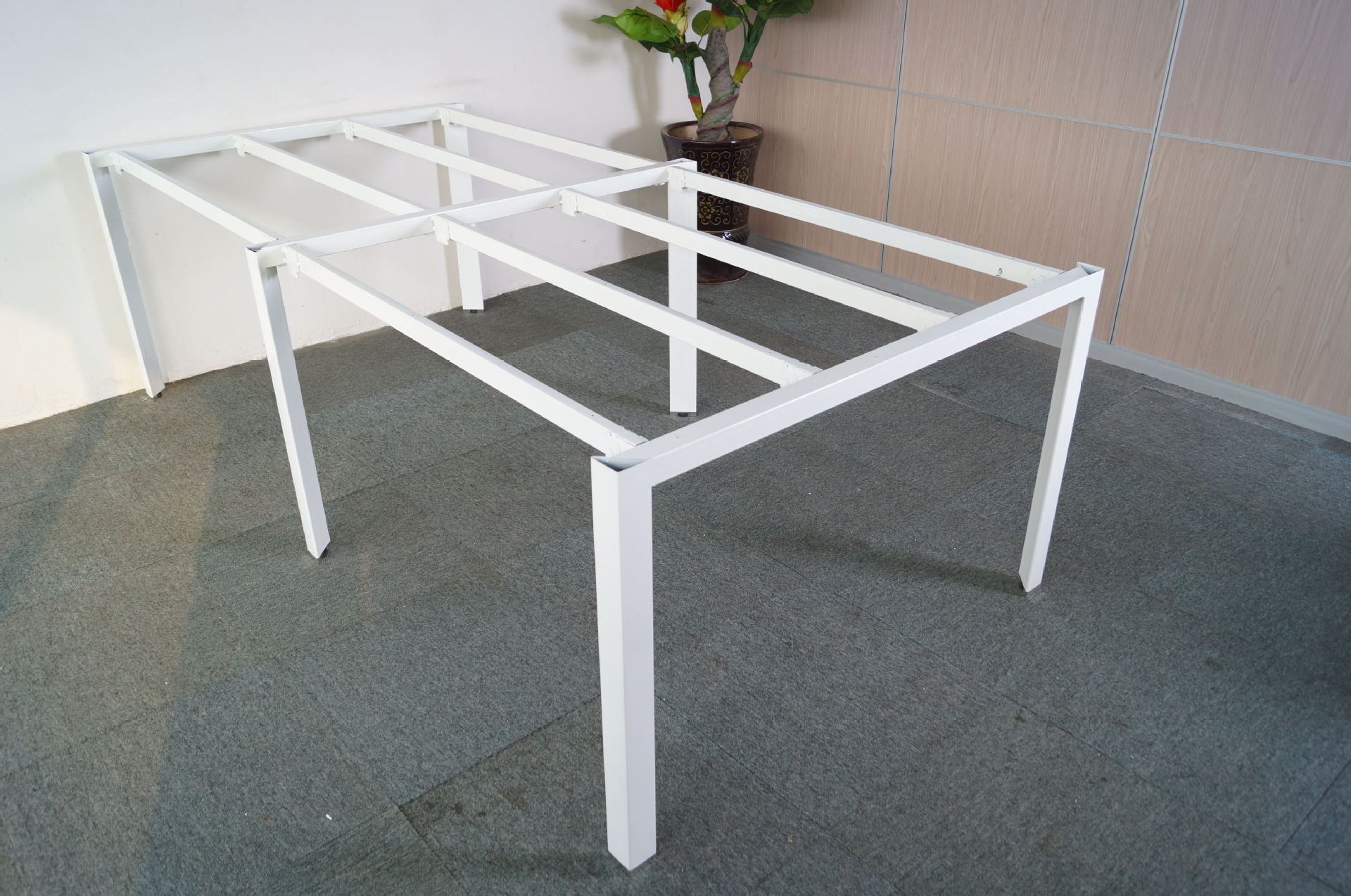 上海鑫钢五金钢架厂供应三角管钢架 五金钢木桌架 抬脚 钢架