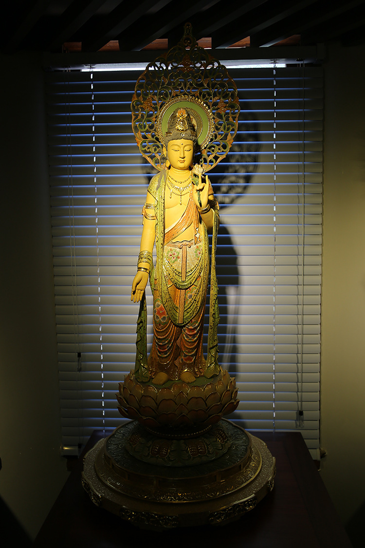 木雕淡彩佛像人物神像圣观音摆件樟木观音工艺品手工雕刻 厂家