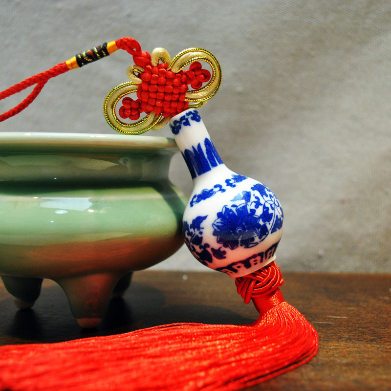 批发供应陶瓷汽车挂件青花瓷挂件 青花中国结陶瓷小挂件小礼品