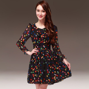 风韵天姿-木耳花边泡泡袖心形领口彩色波点双层花边长袖连衣裙