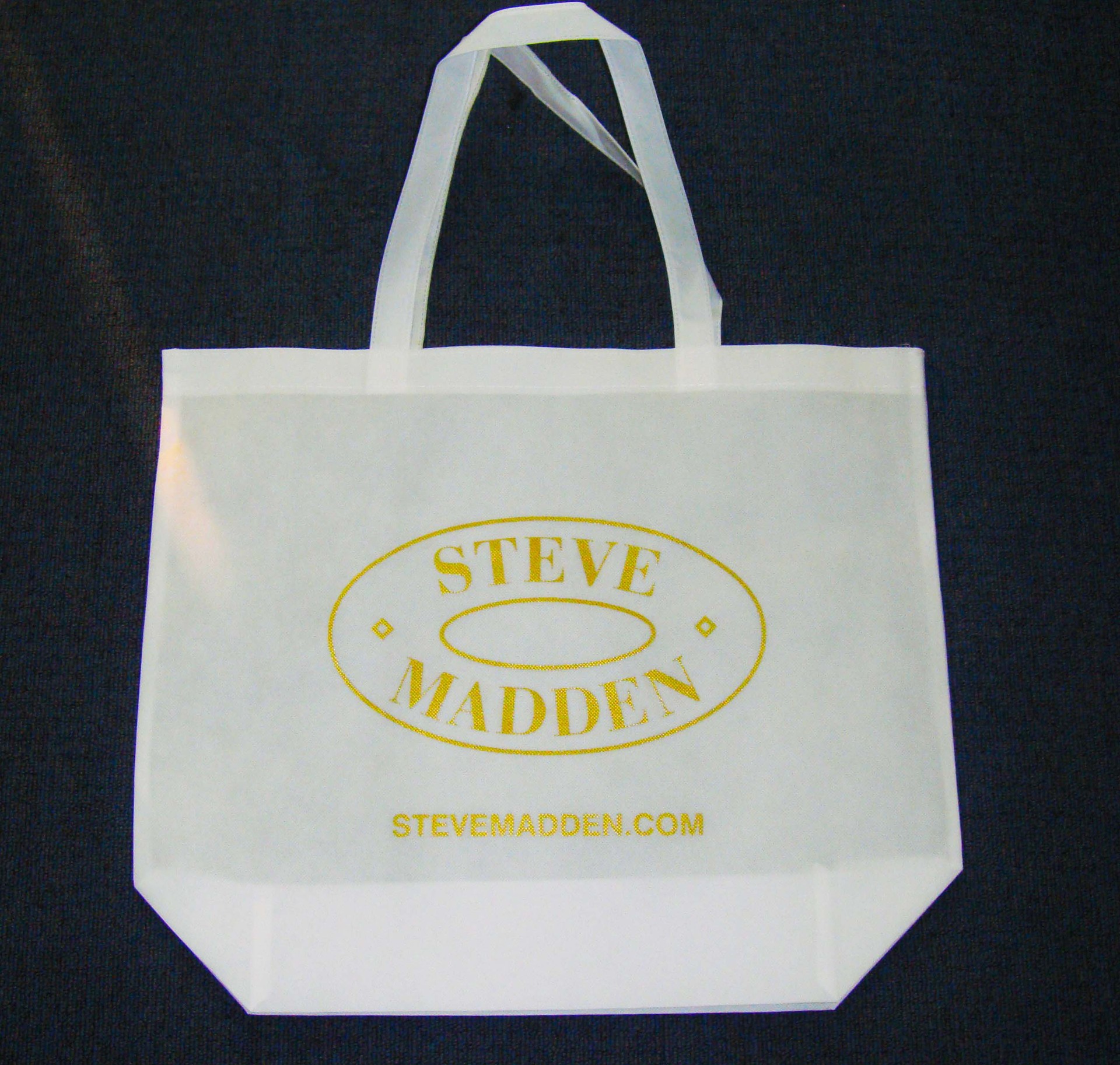 大量供应环保型无纺布袋 高级金色丝印 高端大气 厂家专业定做