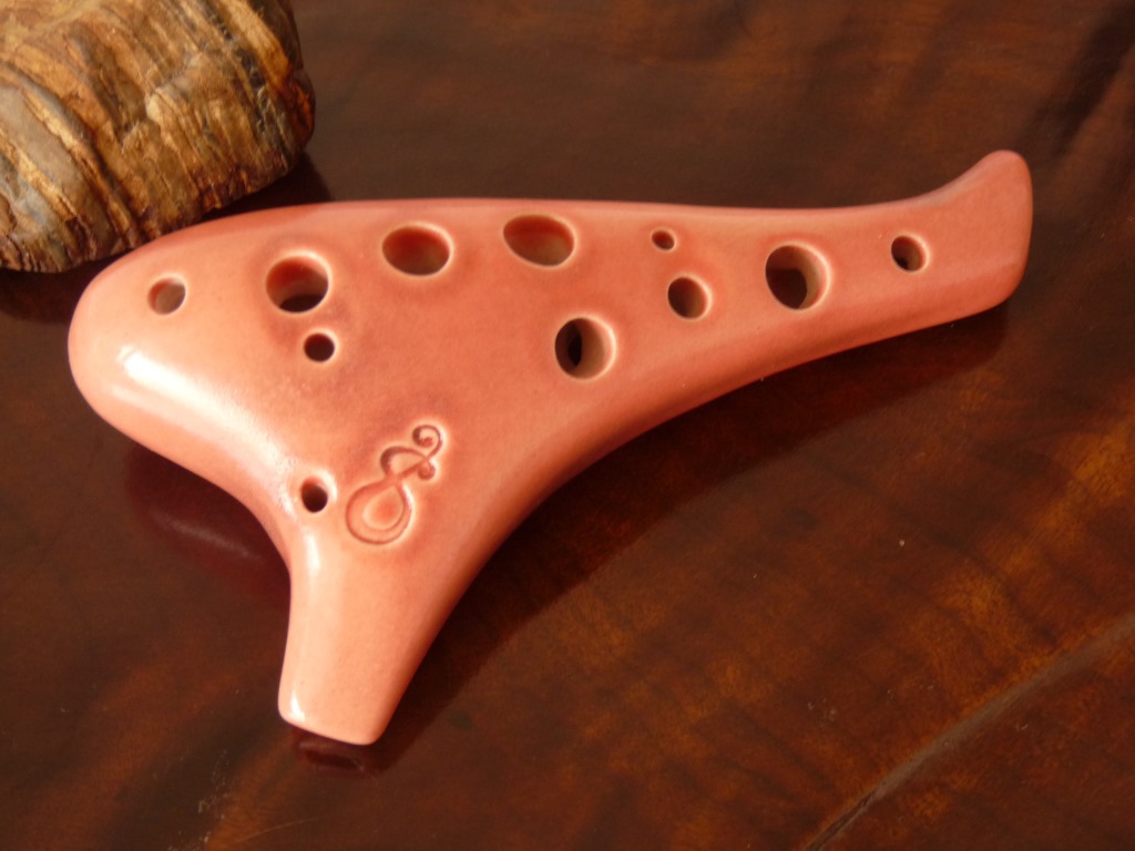 陶笛乐音,阐述了宗次郎对于自然万物与山川土地的感怀,也给喧闹的现代