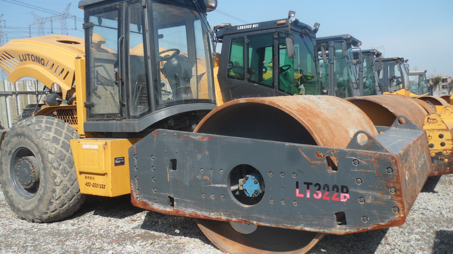 二手振动压路机【供应】路通322b压路机,18吨压路机