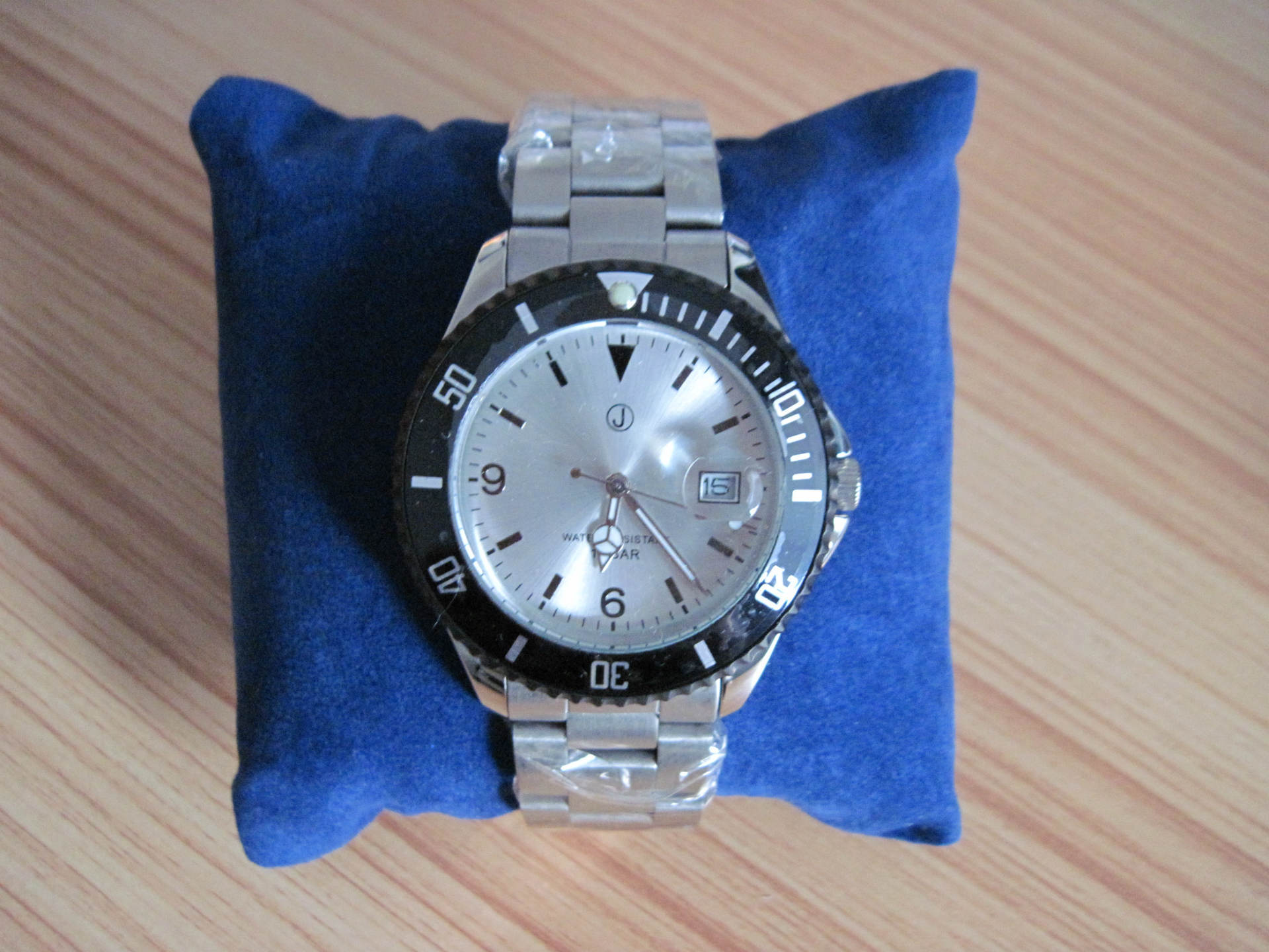 经典款转圈钢壳实心钢带进口机芯带日历手表