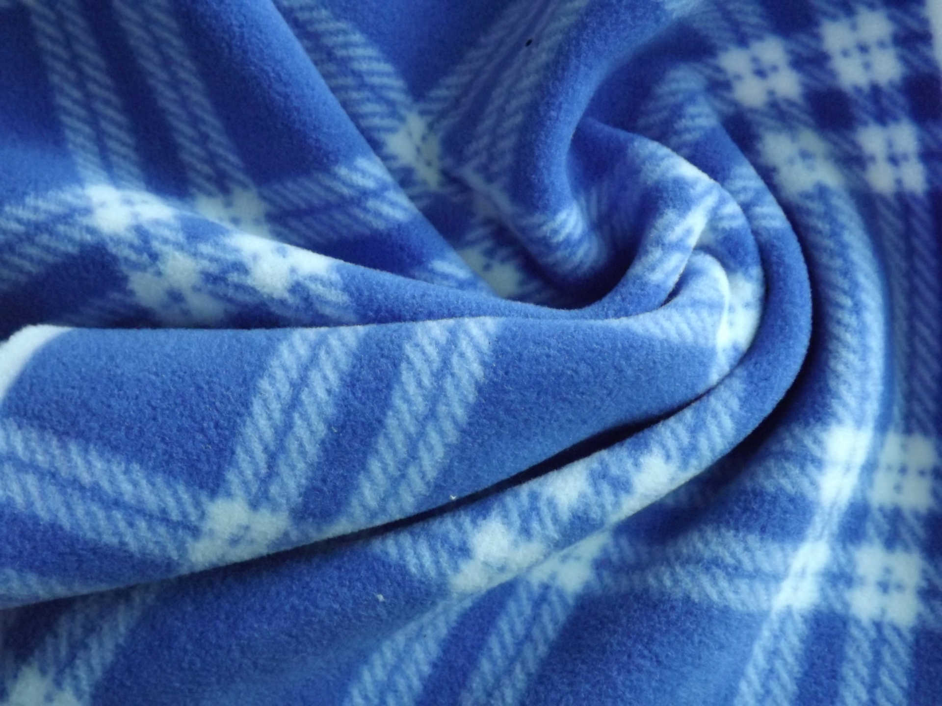 100%聚酯纤维 功能性户外印花复合摇粒绒