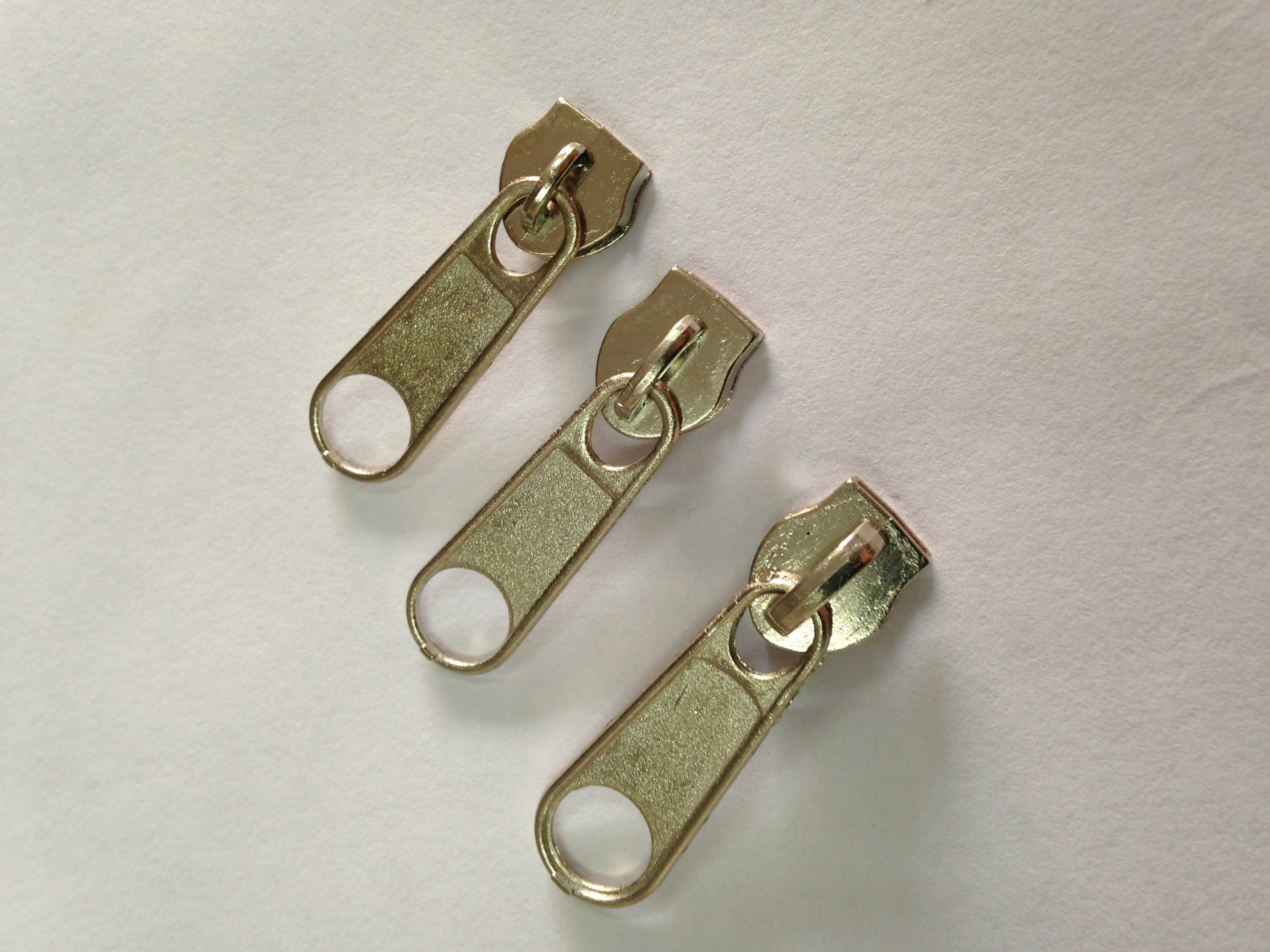 厂家直销 #5尼龙拉链头批发 5号拉链头 现货批发