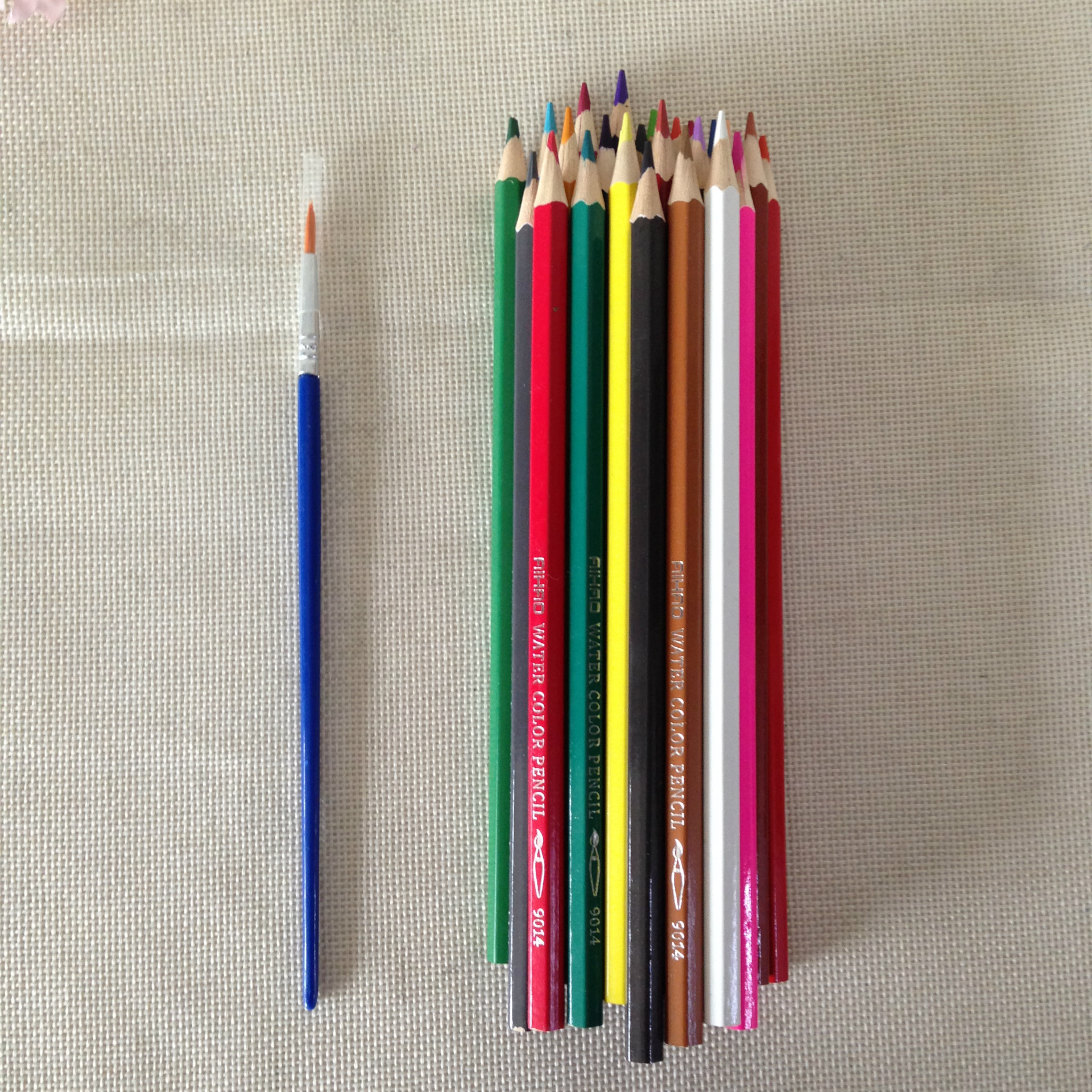 爱好9014-24 水溶性彩色铅笔 纯之风系列 学生彩铅 内赠毛笔