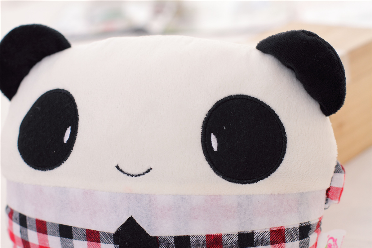 格子熊猫款车枕 抱枕 毛绒玩具 玩偶 创意礼物一件代发招代理