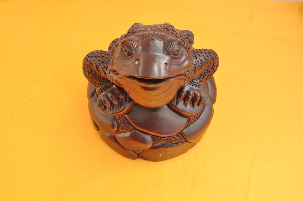 太阳红红木 工艺品家居摆件 精品红檀招财进宝金蟾雕刻品 批发