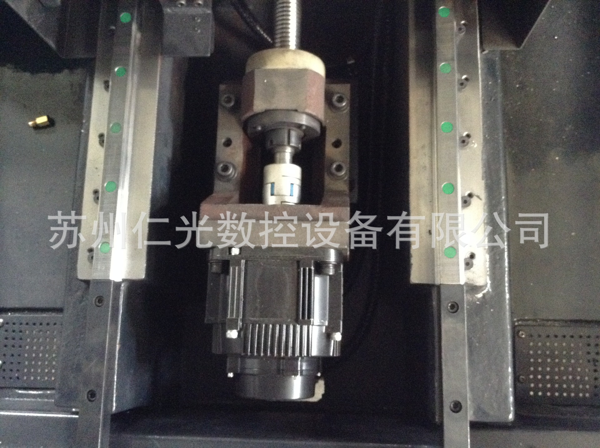 【高速雕铣机中心 DX4040高速精密镜面加工机床雕铣机】价格