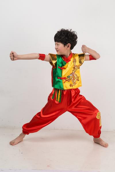 男童演出服 儿童民族舞武术表演套装 鼓舞秧歌舞舞蹈服 送手腕