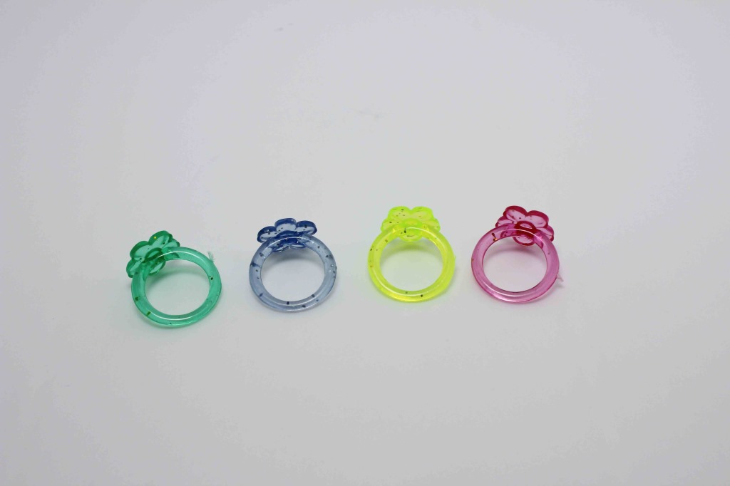 韩式戒指 塑料饰品 玩具配件 1元商品 创意小饰品 夜市地摊货源