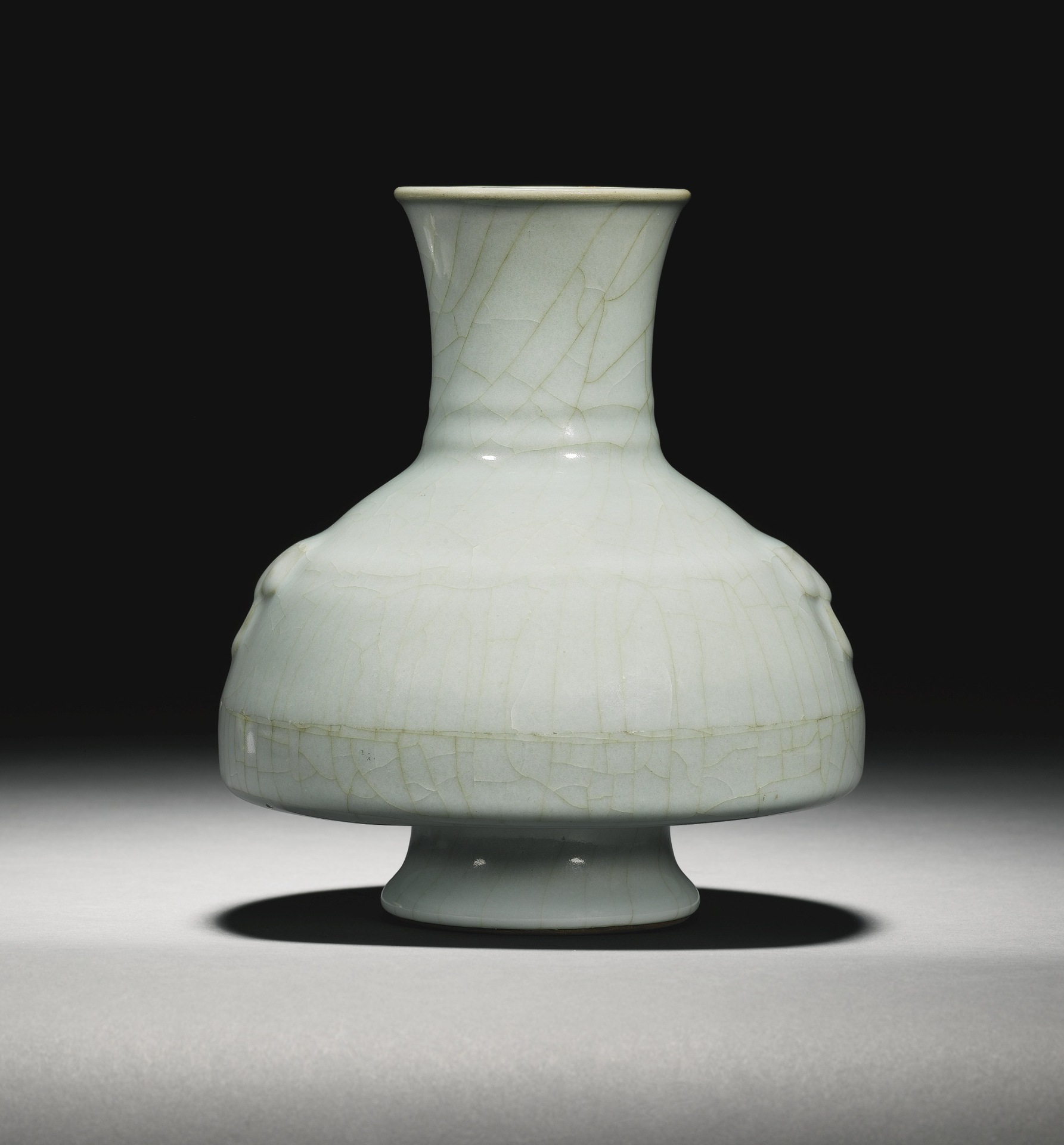 产品中心 陶瓷工艺品 > 清雍正 仿官窑釉衔环铺首耳尊 清雍正 仿官窑