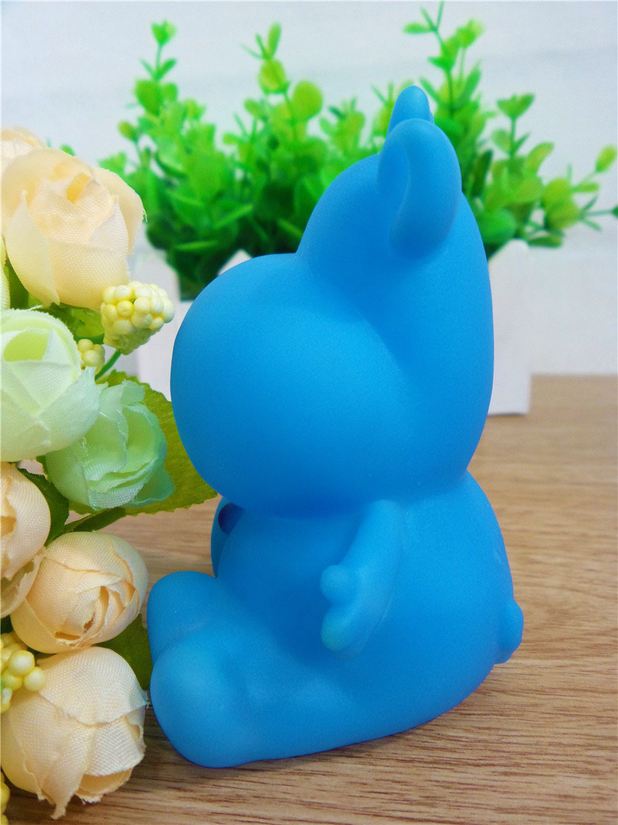 批发搪胶动物洗澡玩具捏捏乐 厂家直销创意bb叫哨声搪塑发声玩具