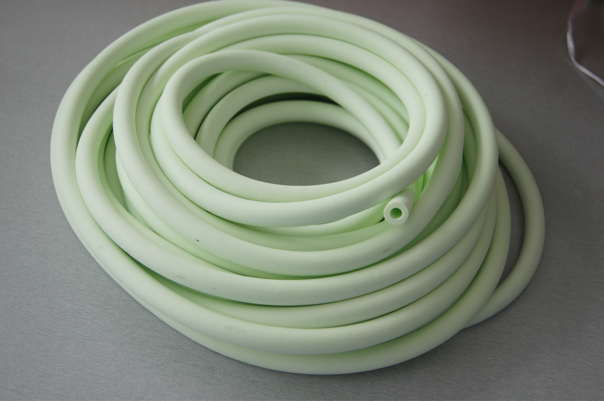 多颜色 多规格 优质 硅胶发泡管 硅胶管