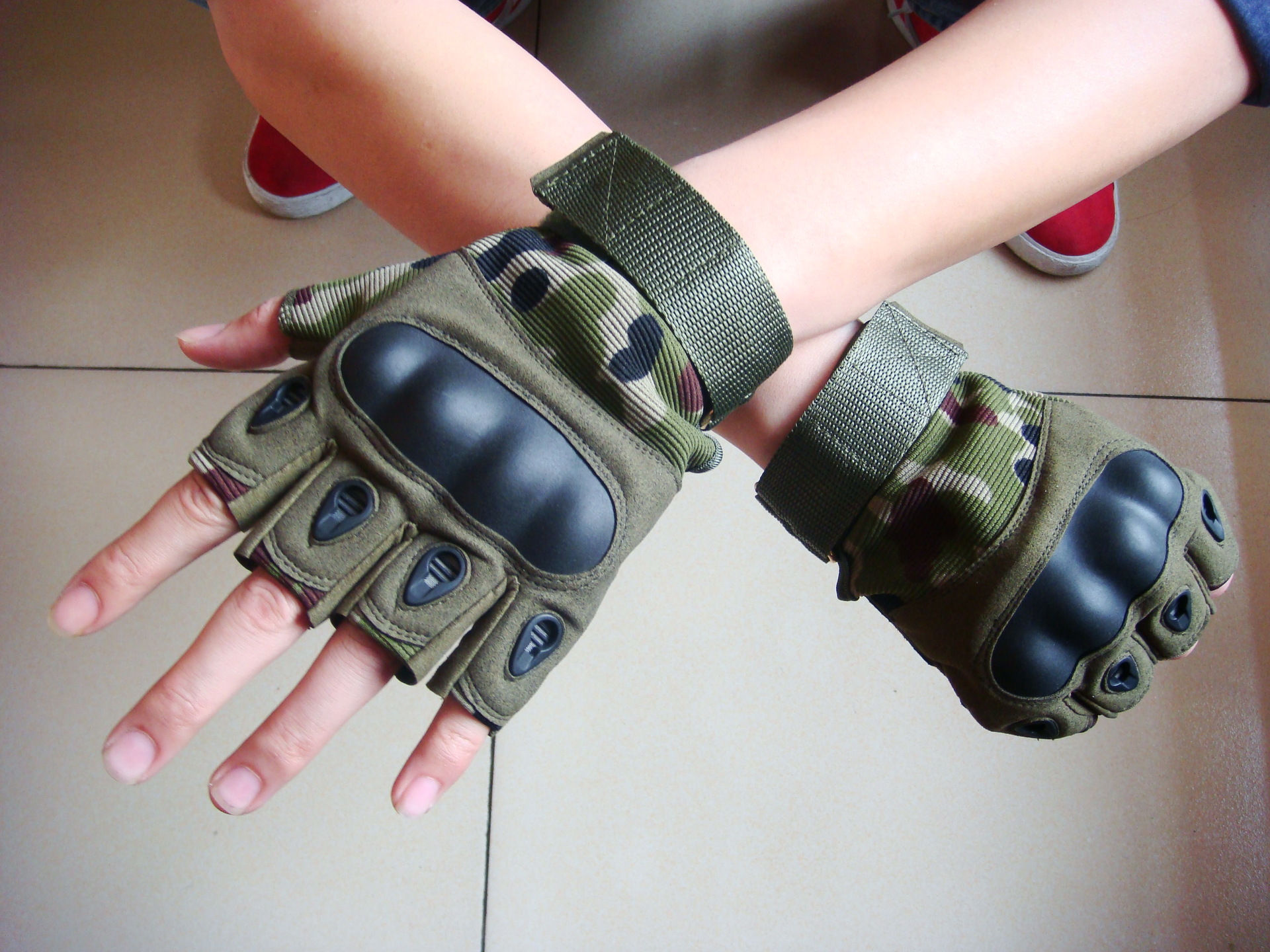 o记半指战术手套 美军格斗防滑防割 特种兵户外用运动骑行男作战