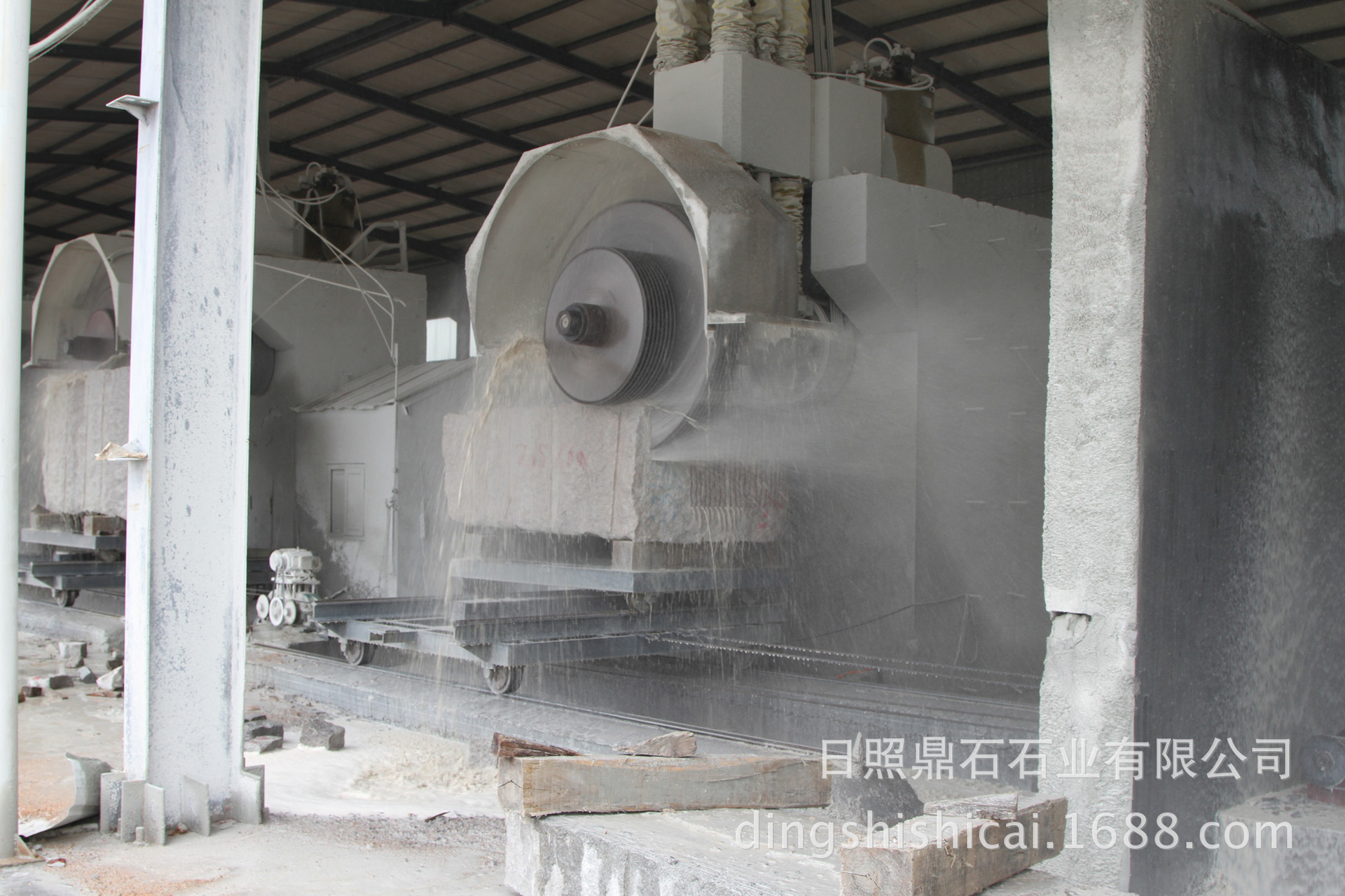 市政工程用芝麻灰板材 芝麻黑烧面批发 山东本地矿山 价格更低