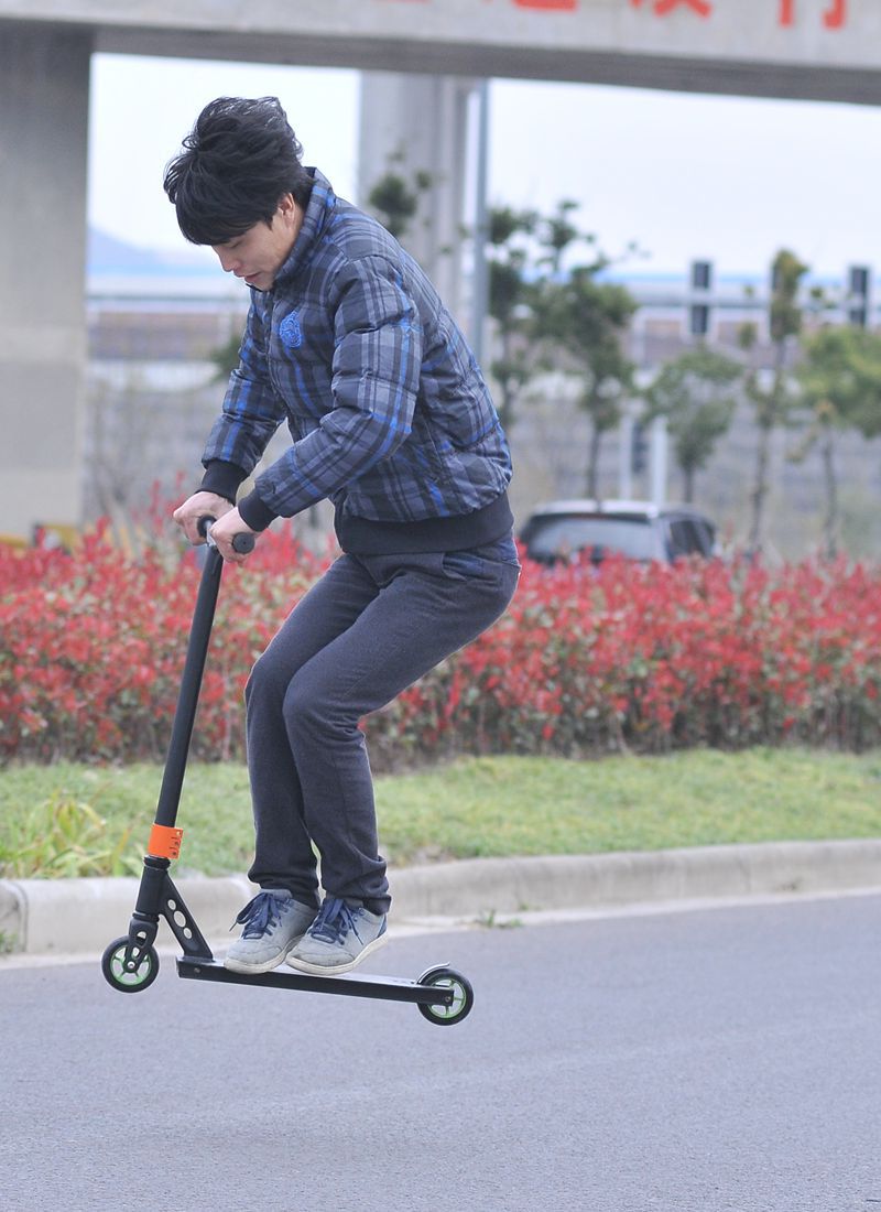 极限滑板车youcan 二轮街头 自由花式