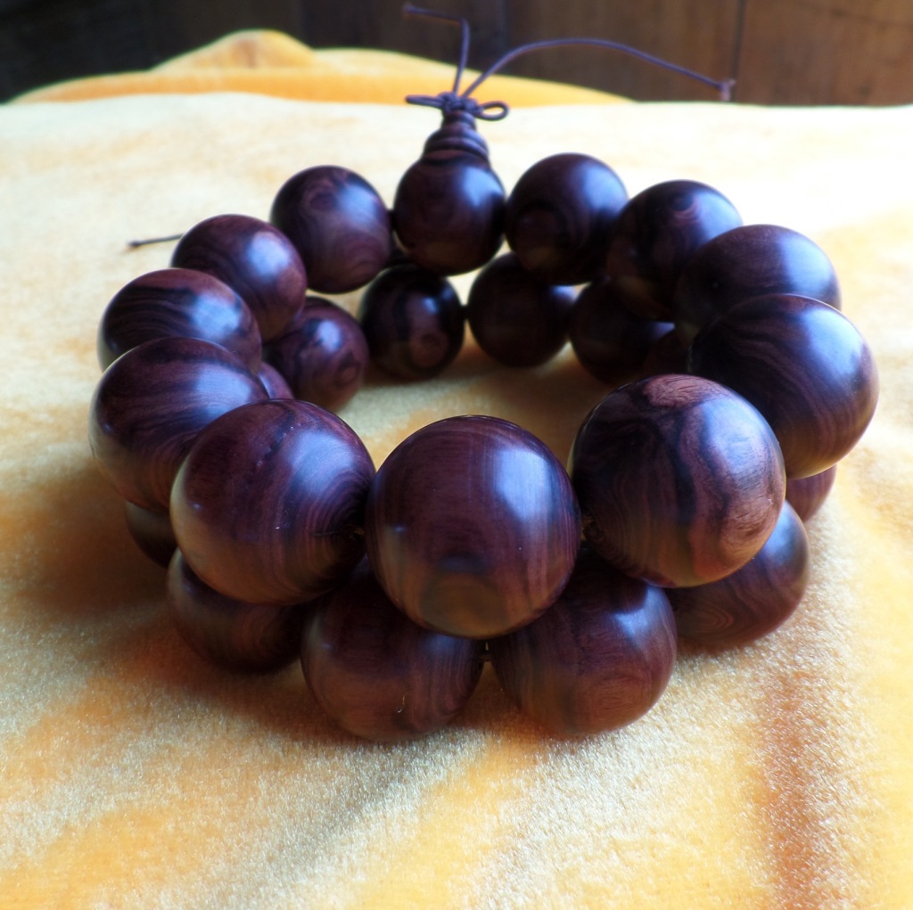 精品上市 紫檀柳佛珠手串 18-20mm 木质工艺品 - 自然轩