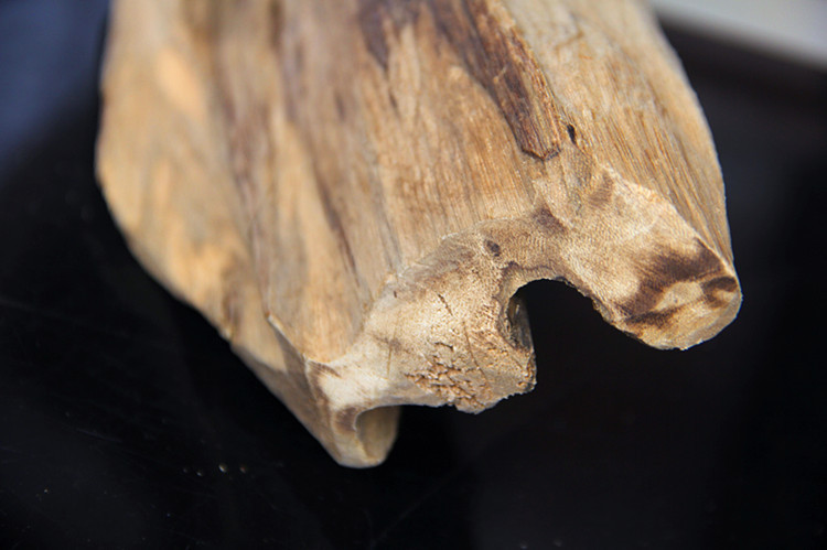 马来沉香天然野生老料沉香香味醇厚油脂丰富可雕刻摆件熏香c