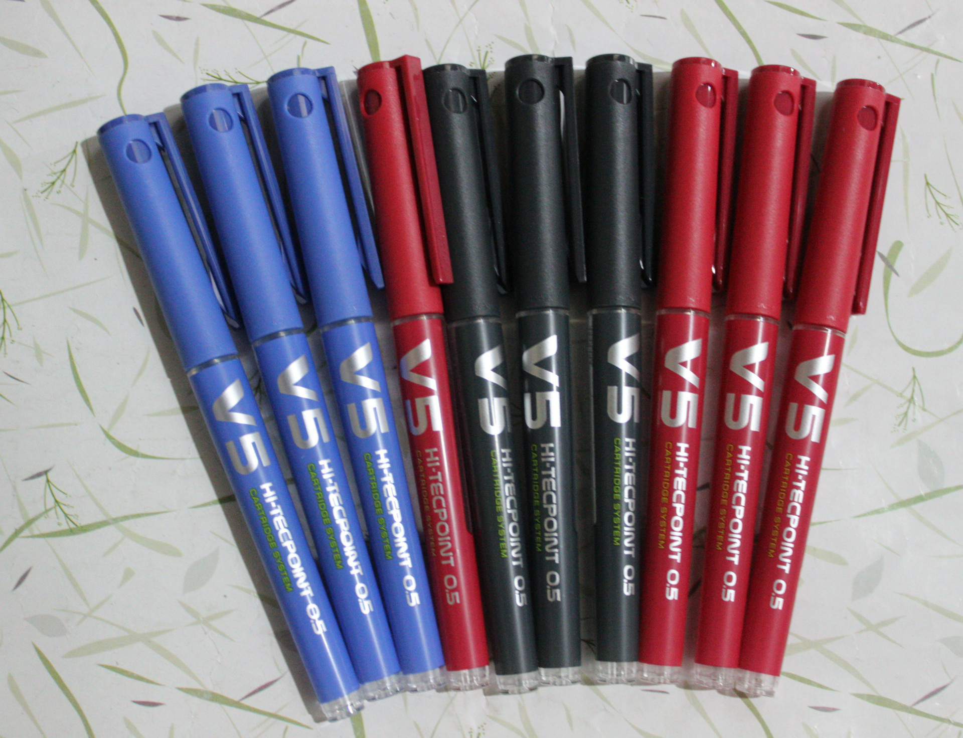 日本pilot 百乐新款bxc-v5 中性笔 节能环保走珠笔 直液式签字笔