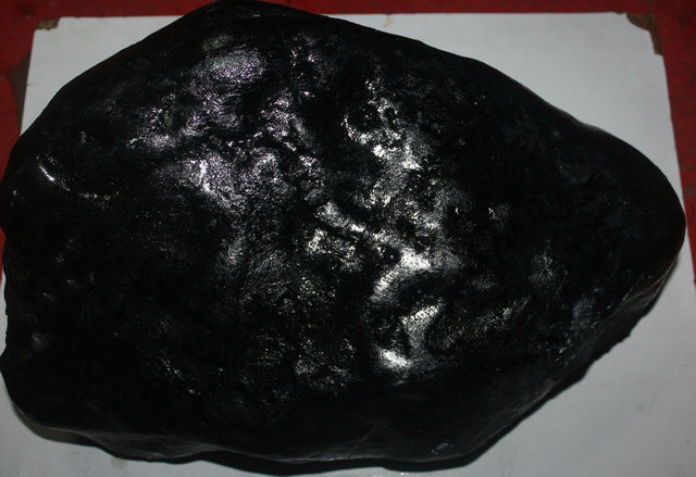 【多利多赌石】翡翠原石 黑乌纱翡翠原石重31.95kg