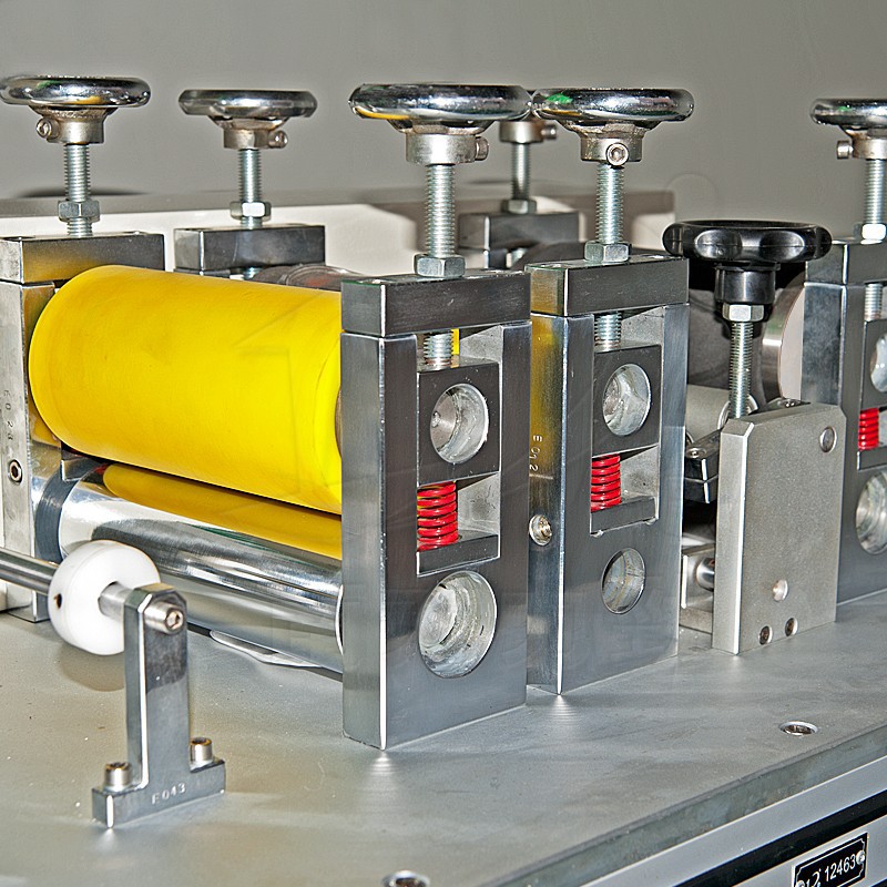 过滤棉滚切机 (3)