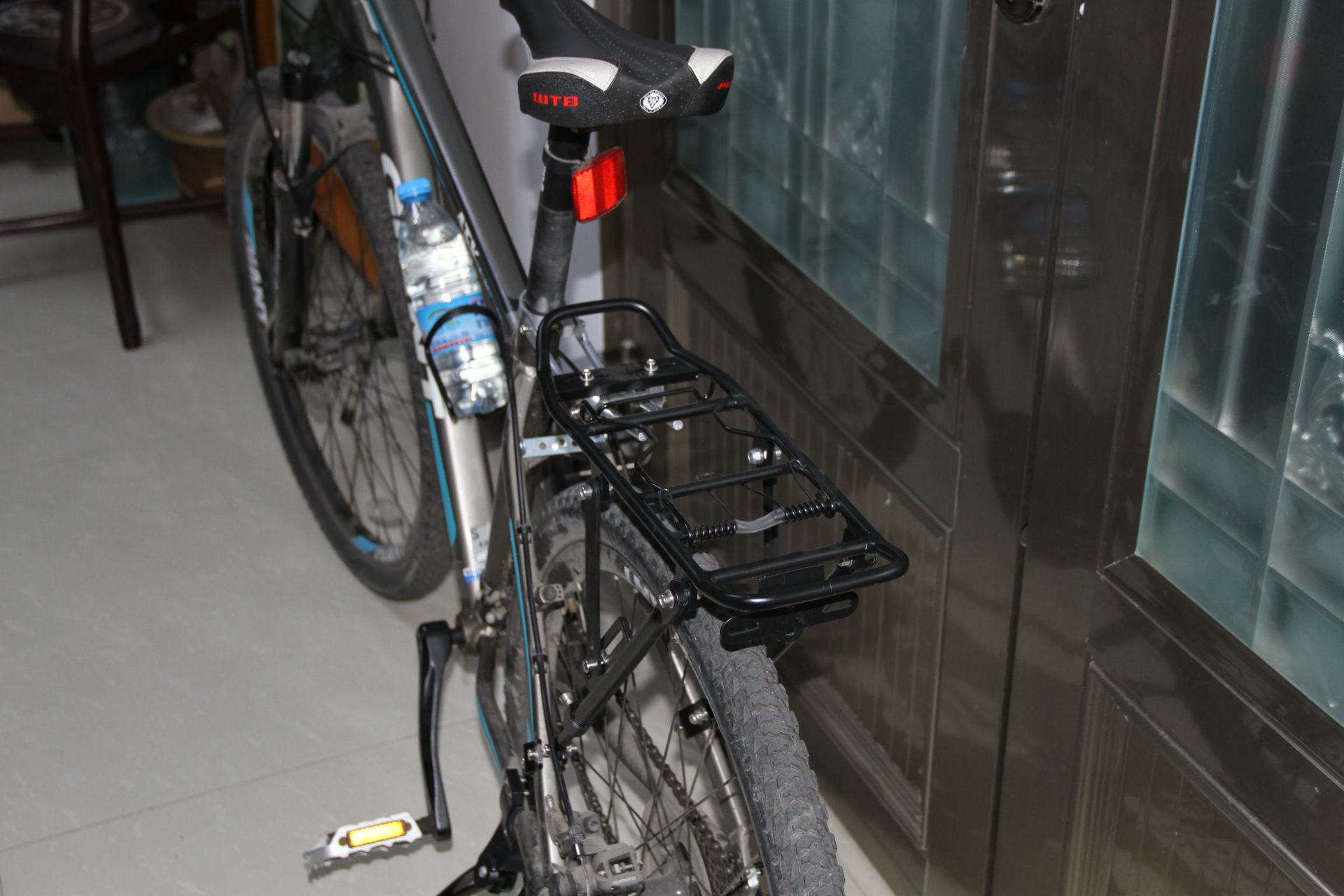 源生万能可调节自行车铝合金后衣架