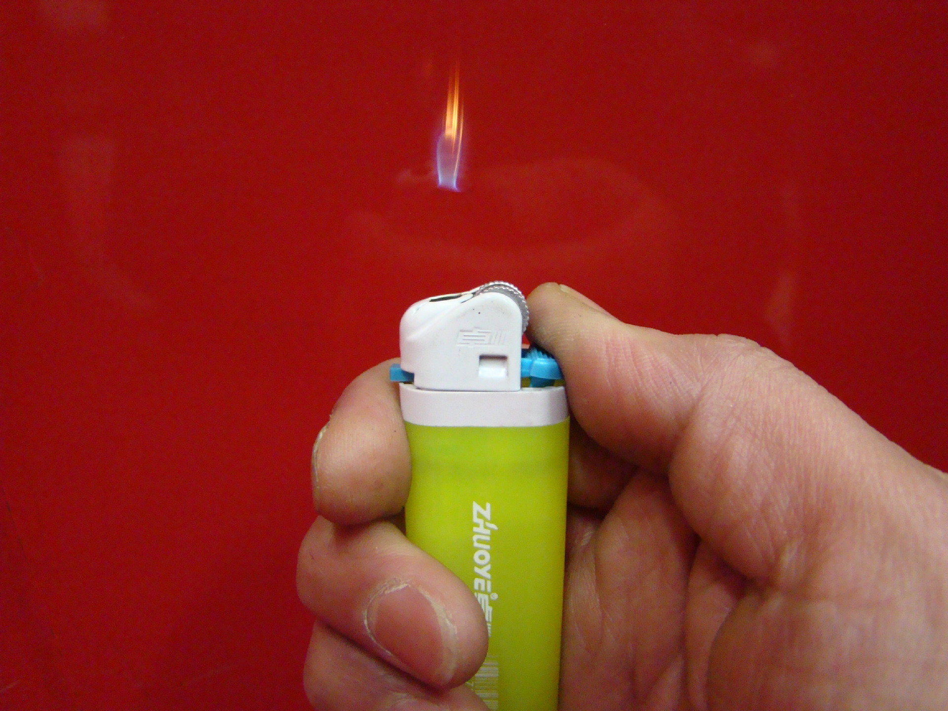 【名称】  可充气打火机  【规格】  可调火焰/砂轮点火  【颜色】