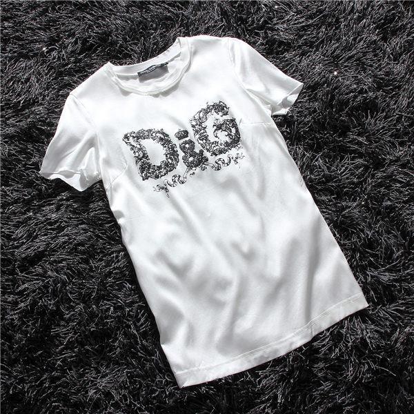 DG字母logo衣服图片