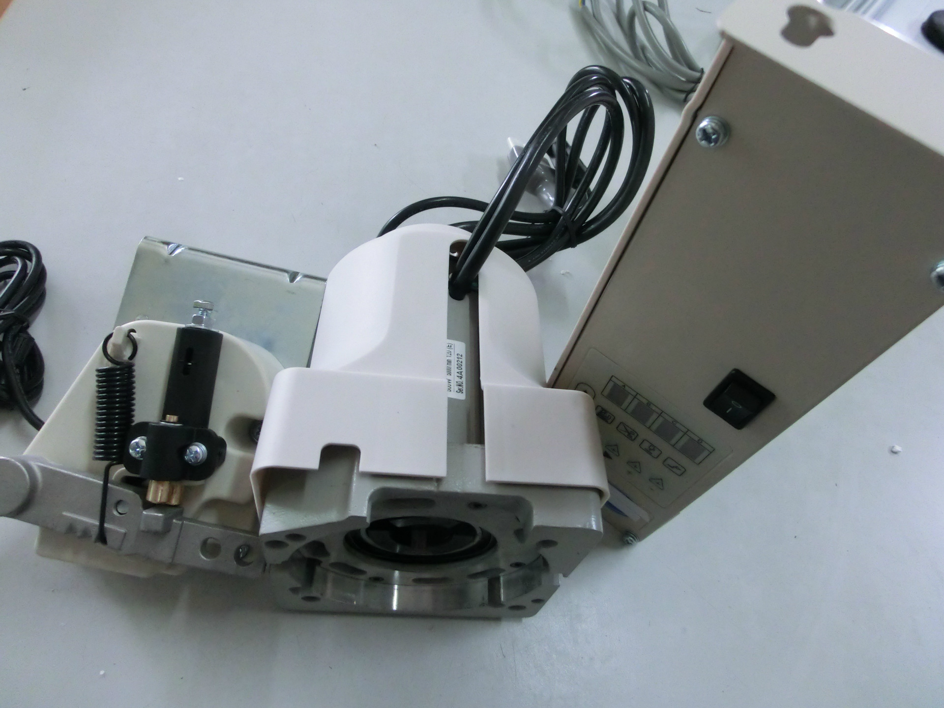 本产品为飞马w600的剪线装置.直驱马达.自动切线.