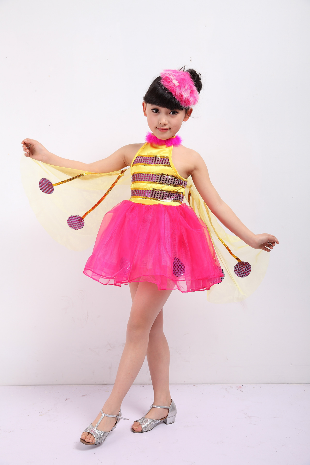 六一儿童现代女童蝴蝶飞飞演出服装幼儿舞台表演带翅膀舞蹈服装