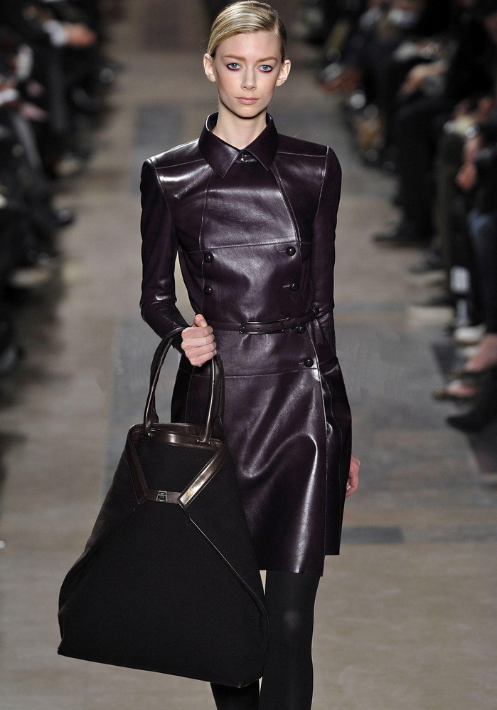 欧美走秀新款修身双排扣长款真皮大衣 时尚皮风衣潮_女式皮衣_列表网