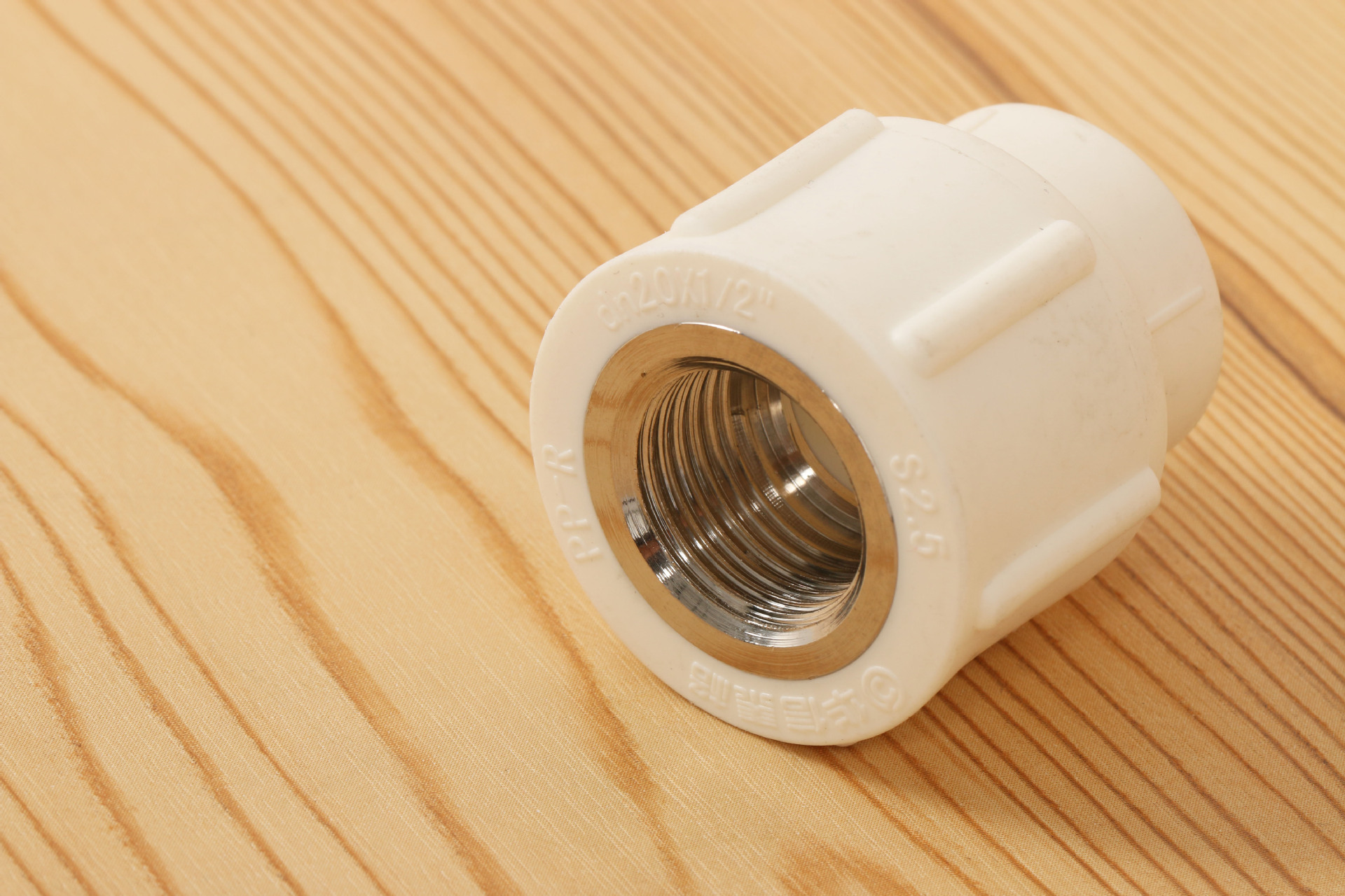 华信泰格内螺纹直接头