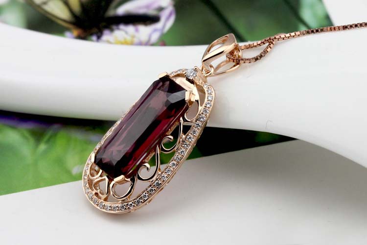 朵尔蓝 18k玫瑰金玫红石榴石吊坠 镶钻时尚长方形吊坠 可批发