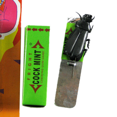 愚人节玩具整蛊玩具整人口香糖吓一跳口香糖蟑螂口香糖小强口香糖