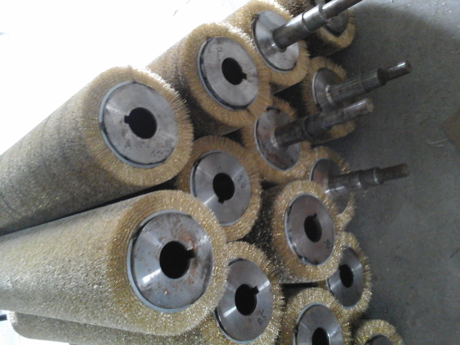 厂家定制钢丝辊刷 钢丝辊 钢丝刷辊 缠绕钢丝辊 抛光除锈钢丝辊